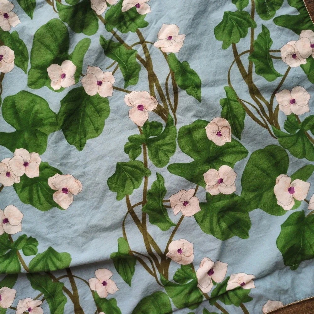 Yves Delorme Paris Hanae Pillow Cases & Queen Flat Sheet Morning Glory Floral